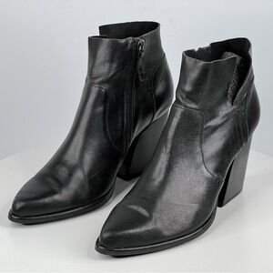 Kelsi Dagger Boots Black Leather Stacked Heel Side Zipper Classic Career 19